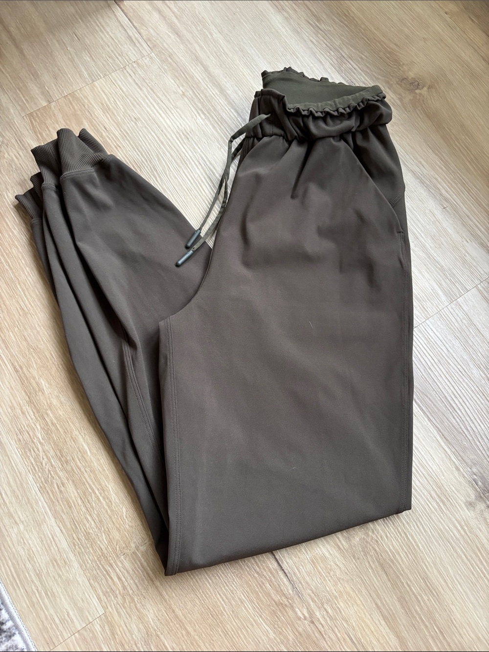 lululemon athletica Men's Olive Green Drawstring Joggers